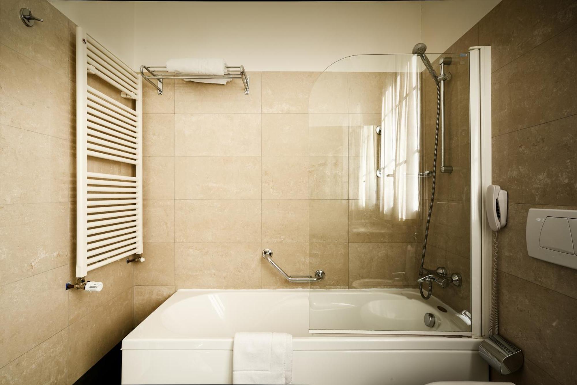 אוצאנו דל'אמיליה Meditur Hotel Bologna מראה חיצוני תמונה