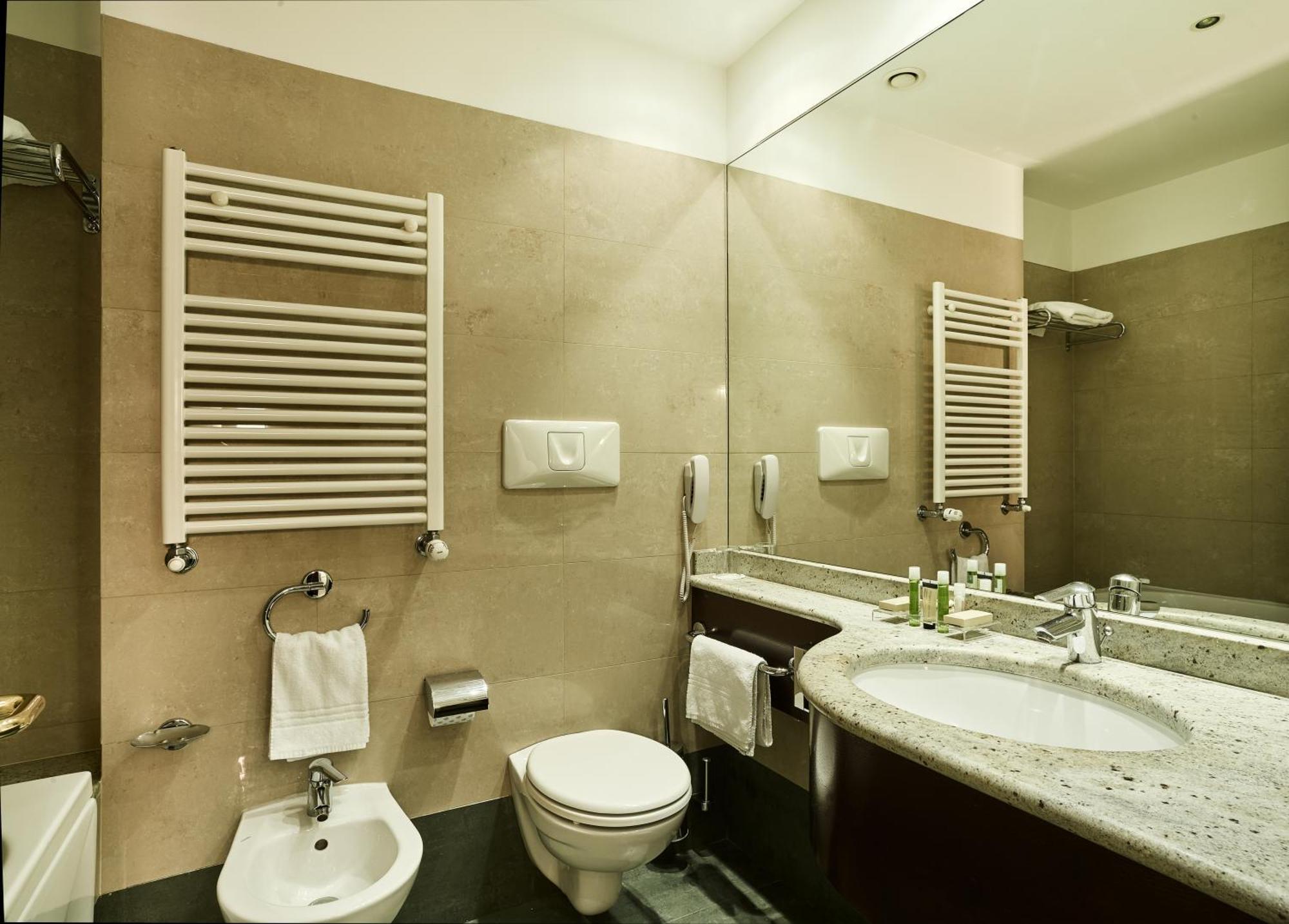 אוצאנו דל'אמיליה Meditur Hotel Bologna מראה חיצוני תמונה